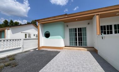 Minimalist 2-Bedroom House for Rent in Thana Home Project, Khao Pilai