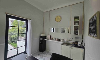 Rumah design American modern house dengan lebar muka 16m dan luas tanah 510 m dengan KT 6 dan 6 KM