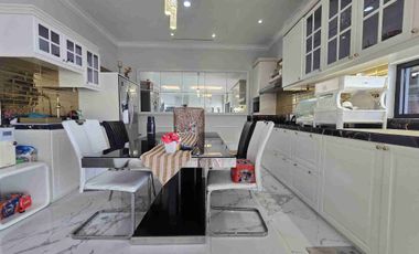 Rumah design American modern house dengan lebar muka 16m dan luas tanah 510 m dengan KT 6 dan 6 KM