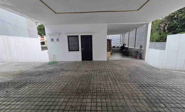 Rumah design American modern house dengan lebar muka 16m dan luas tanah 510 m dengan KT 6 dan 6 KM