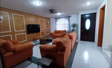 PRECIOSA CASA DE DOS NIVELES, CON UNA  EXCELENTE UBICACIÓN.