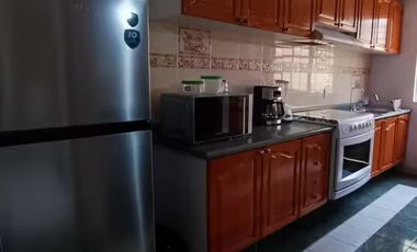 PRECIOSA CASA DE DOS NIVELES, CON UNA  EXCELENTE UBICACIÓN.