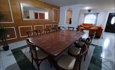 PRECIOSA CASA DE DOS NIVELES, CON UNA  EXCELENTE UBICACIÓN.