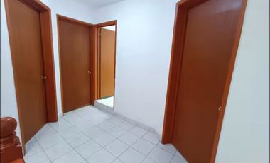 PRECIOSA CASA DE DOS NIVELES, CON UNA  EXCELENTE UBICACIÓN.