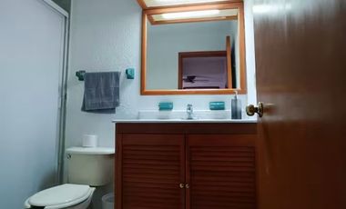 PRECIOSA CASA DE DOS NIVELES, CON UNA  EXCELENTE UBICACIÓN.