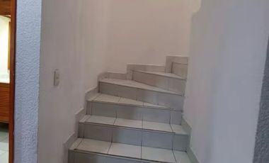 PRECIOSA CASA DE DOS NIVELES, CON UNA  EXCELENTE UBICACIÓN.