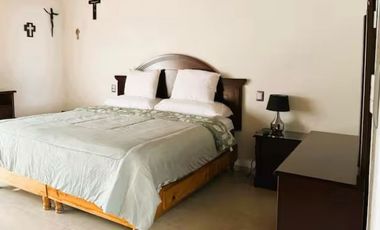 PRECIOSA CASA DE DOS NIVELES, CON UNA  EXCELENTE UBICACIÓN.