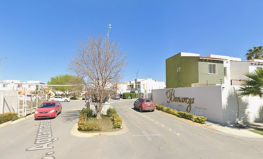 Propiedad En Remate. Precio Especial. ¡¡¡¡NO CREDITOS INFONAVIT NI HIPOTECARIO!!!! Hermosa Casa En La Mejor Zona Valle Real, Nuevo Laredo, Tamaulipas.