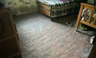 Casa a reciclar 2 dorm patio y cochera