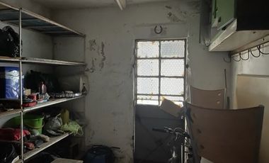 Casa a reciclar 2 dorm patio y cochera