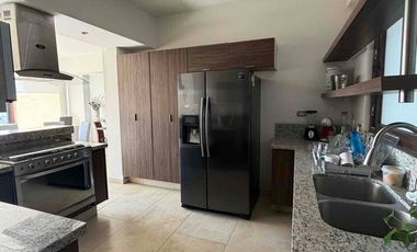 AMPLIO DEPARTAMENTO EN RENTA frente a SONATA