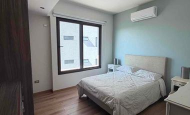 AMPLIO DEPARTAMENTO EN RENTA frente a SONATA