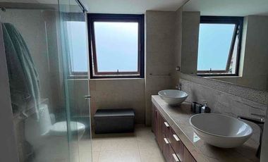 AMPLIO DEPARTAMENTO EN RENTA frente a SONATA