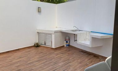 Aqua Residencial: Casa muy amplia en renta / Very spacious home for rent