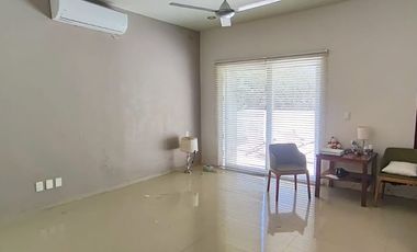 Residencial Cumbres: Casa con 18 paneles solares / Home with 18 solar panels