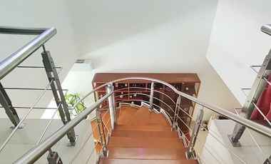 Residencial Cumbres: Casa con 18 paneles solares / Home with 18 solar panels