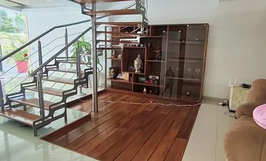 Residencial Cumbres: Casa con 18 paneles solares / Home with 18 solar panels