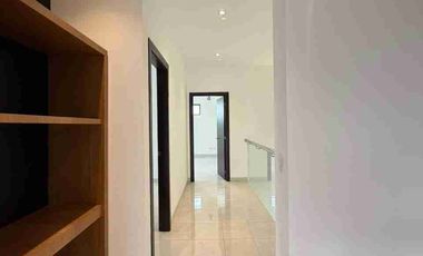 Casa en Alquiler de Estreno en Urb. Riona