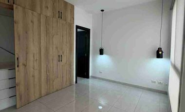 Casa en Alquiler de Estreno en Urb. Riona