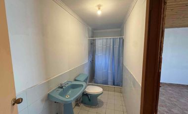 Arriendo amplia casa 3D 1B en recoleta