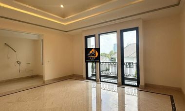 TP96.Rumah baru 3Lt ada kolam Renang Area Premium di Cipete jakarta Selatan