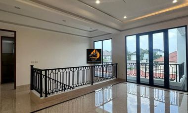 TP96.Rumah baru 3Lt ada kolam Renang Area Premium di Cipete jakarta Selatan
