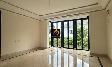 TP96.Rumah baru 3Lt ada kolam Renang Area Premium di Cipete jakarta Selatan