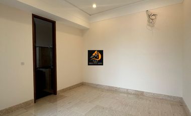 TP96.Rumah baru 3Lt ada kolam Renang Area Premium di Cipete jakarta Selatan