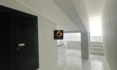 TP96.Rumah baru 3Lt ada kolam Renang Area Premium di Cipete jakarta Selatan