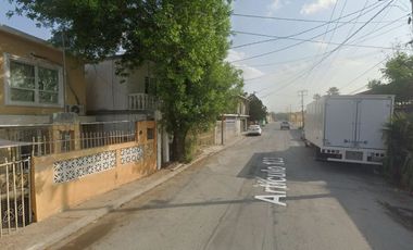 Gran Remate, Casa en Col. González (Anáhuac), Nvo. Laredo, Tamps.