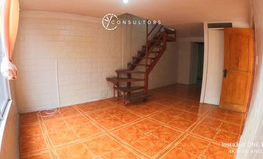 Arriendo Casa Pasaje Tokio, Quilicura / Estacionamiento