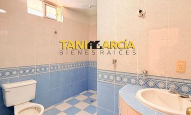 Vendo Casa muy amplia super céntrica!! en Córdoba, a unas calles de la clínica 61 y parque San Miguel!!