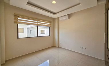 Alquiler de Casa de 3 Dormitorios, Moderna, Amplia y Equipada - Urb. Ciudad Celeste, Etapa Estribor