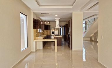 Alquiler de Casa de 3 Dormitorios, Moderna, Amplia y Equipada - Urb. Ciudad Celeste, Etapa Estribor