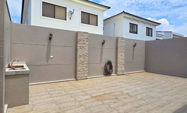 Alquiler de Casa de 3 Dormitorios, Moderna, Amplia y Equipada - Urb. Ciudad Celeste, Etapa Estribor