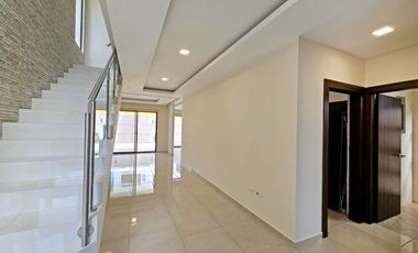 Alquiler de Casa de 3 Dormitorios, Moderna, Amplia y Equipada - Urb. Ciudad Celeste, Etapa Estribor