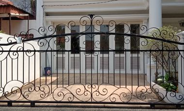 Rumah Mewah 2 Lantai di Taman Aries Kembangan