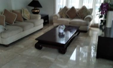 Rumah Mewah 2 Lantai di Taman Aries Kembangan