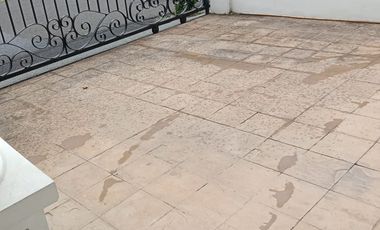 Rumah Mewah 2 Lantai di Taman Aries Kembangan