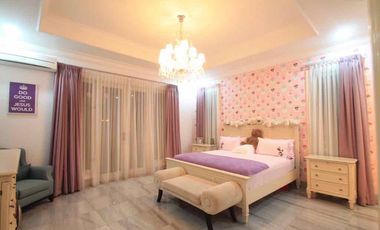 Rumah Mewah 2 Lantai di Taman Aries Kembangan