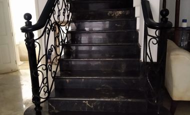 Rumah Mewah 2 Lantai di Taman Aries Kembangan