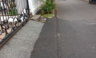 Rumah Mewah 2 Lantai di Taman Aries Kembangan