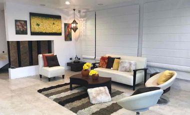 lujosa Y Ammplia Propiedad dentro de Exclusivq Urbanización