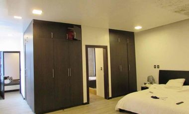 lujosa Y Ammplia Propiedad dentro de Exclusivq Urbanización