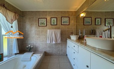 Casa 254 m² en Parcela 5.053 m² | Chamiza a orilla de Carretera Austral | 4 Dormitorios | Puerto Montt