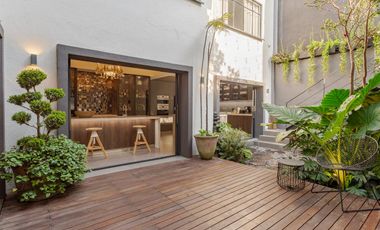 CASA SOLA COMO DE REVISTA, EXCELENTE UBICACION