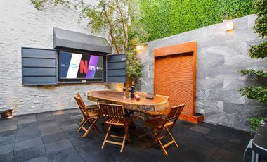 Casa Moderna con terraza y doble altura. Estacionamiento hasta para 6 coches.Jardines del Sol.