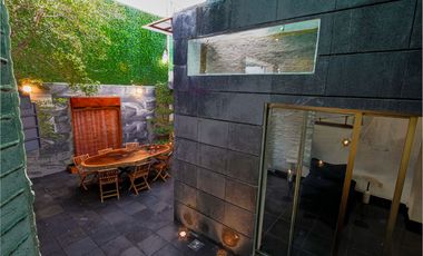 Casa Moderna con terraza y doble altura. Estacionamiento hasta para 6 coches.Jardines del Sol.