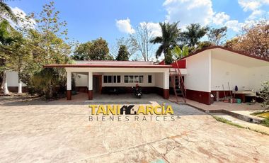 Rento Bella Casa de 1 Nivel en Córdoba de 4,400 m2 terreno, Fraccionamiento Privado