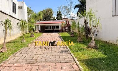 Rento Bella Casa de 1 Nivel en Córdoba de 4,400 m2 terreno, Fraccionamiento Privado